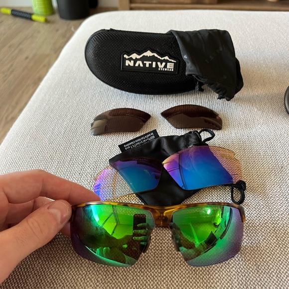 Native sunglasses (tortoise frame) - Picture 1 of 1